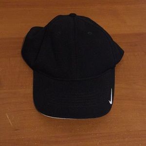 NWT Genuine Nike Golf Cap Black
